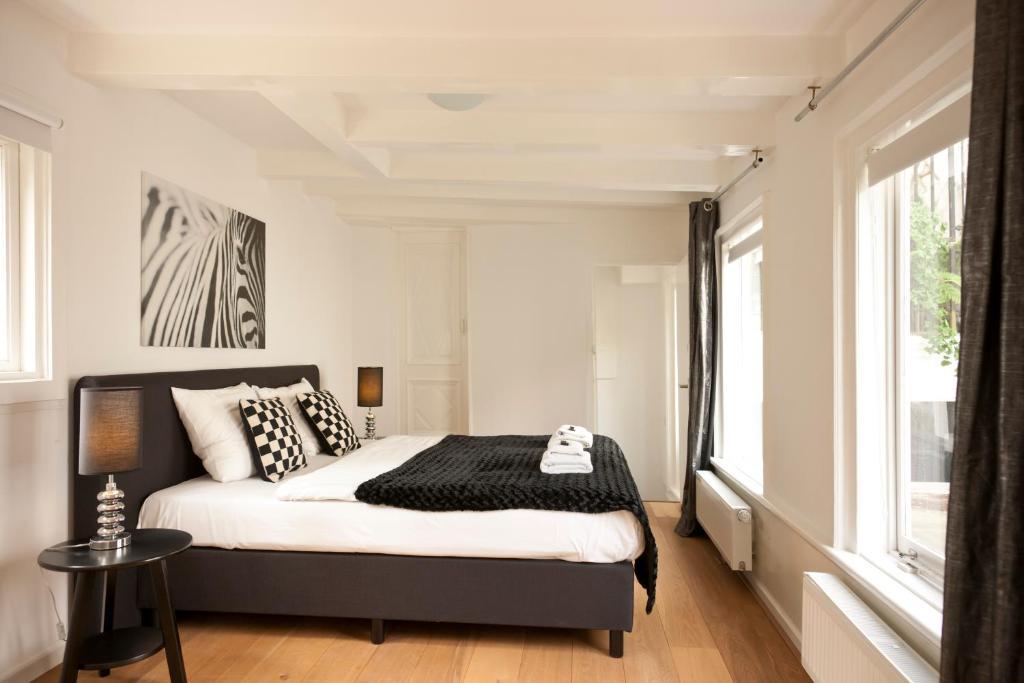 Captain Canalhouse Luxury Apartments Amsterdam Room photo